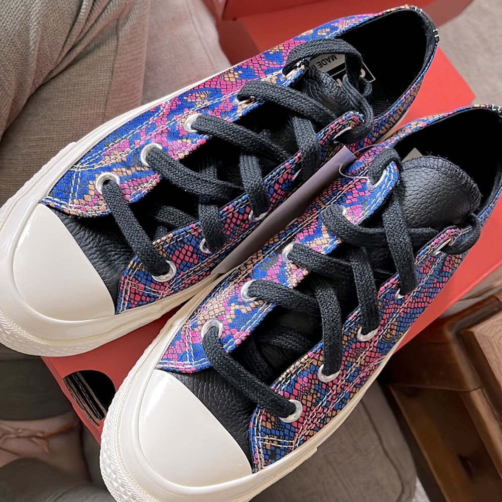 NEW CONVERSE CHUCK TAYLOR 70 LOW PINK BLUE DIGITAL DAZE WOMENS 6 SHOE SNEAKERS